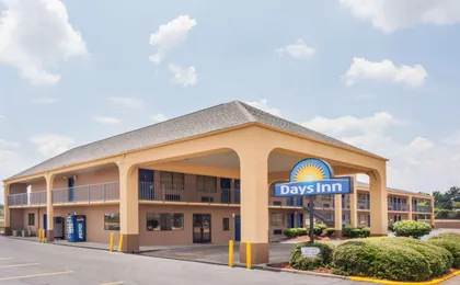 Days Inn by Wyndham Clinton MS