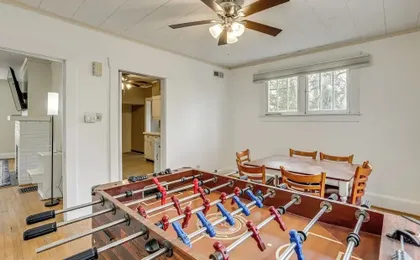 Near University Ave! Pet-friendly 3BR w/ Foosball!