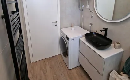 Luxury Modern Apt W Garden, 3 Min Walk To Beach