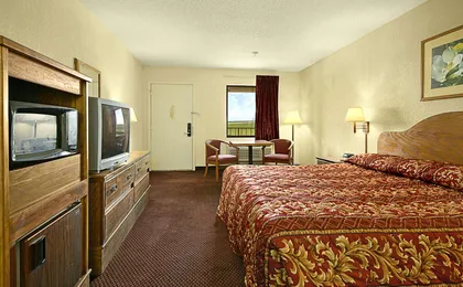 Super 8 by Wyndham Rayville