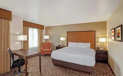 La Quinta Inn & Suites by Wyndham Las Vegas Red Rock