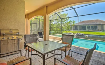 Private Pool & Grill: Canalfront Cape Coral Home