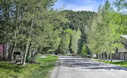 Modern Townhome ~ 4 Miles to Beaver Creek Resort!