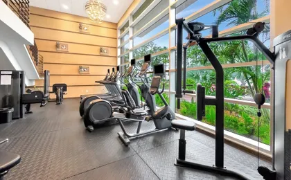 Sunset Suite - Private Balcony Gym Pool