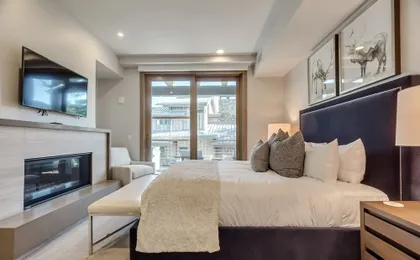 Premium Three Bedroom 3 Apartment Hotel by RedAwning