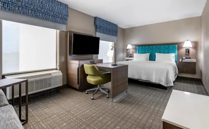 Hampton Inn & Suites Louisville East