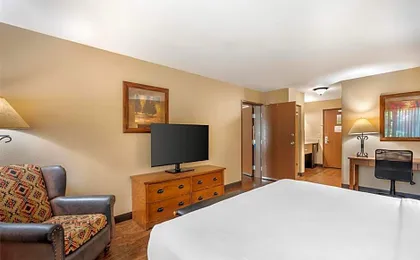 Best Western Plus Kelly Inn & Suites
