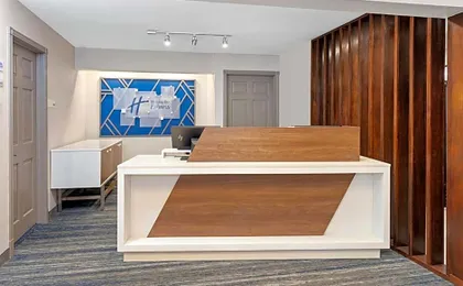 Holiday Inn Express & Suites Port Washington By IHG