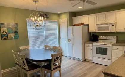 Canal Landing Court 48