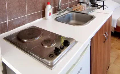 Small Apartment (Studio) in Town with Sea View (Adults Only)