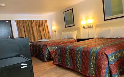 Economy Inn of Holland