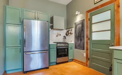 Cozy Indianapolis Vacation Rental w/ Micro Farm!