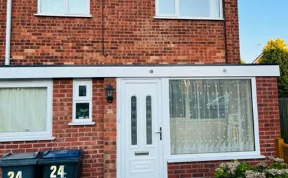 4 Bed House - Sleeps 9 - Garden - Parking - Wifi