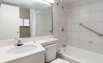 Days Inn & Suites by Wyndham Columbus East Airport