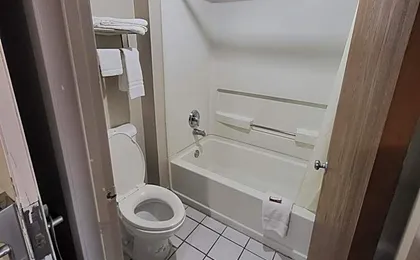 Hallmark Inn and Suites