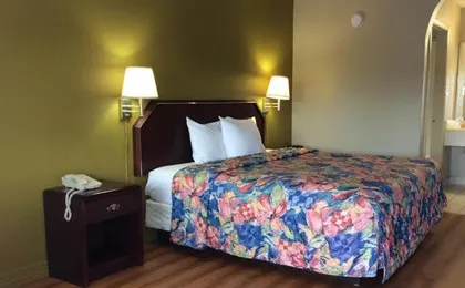 Stratford House Inn And Suites