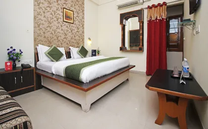 Yash Hotel