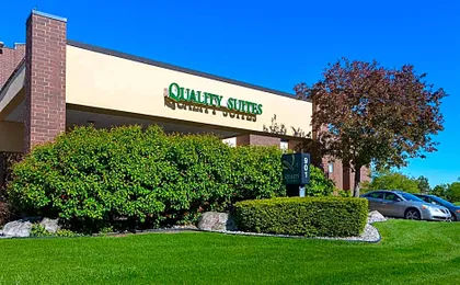Quality Suites Lansing West