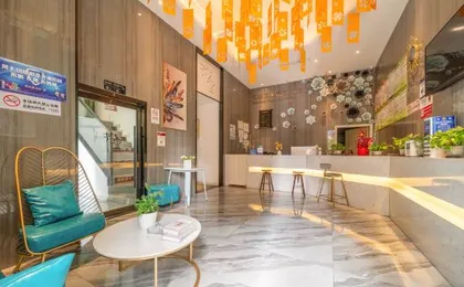 Huatianli Theme Art Hotel (Chongqing Jiangbei Airport Guanyue Road Subway Station Branch)