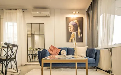 Apollo's Apartment on Radio City Midas Home