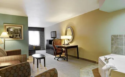 Comfort Suites