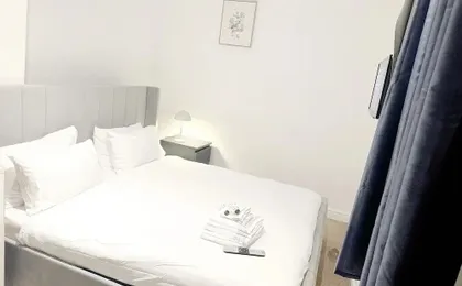 3-bed Apt-15 Mins to Heathrow-pet-friendly-parking