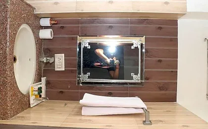 Hotel K J International