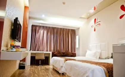 Huayuan Hotel (Wuhan Sports Center Subway Station)