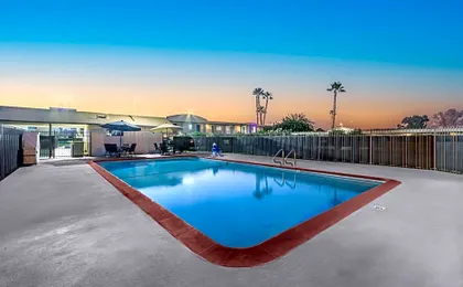 Studio 6 Suites Madera, CA Yosemite