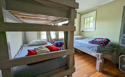 Bon Paul & Sharky's Hostel