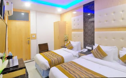 Check in Room Chuna Mandi