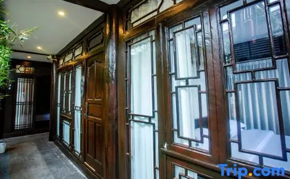Kaohsiung Gu Jixiang Inn (Lijiang Ancient City Lion Mountain View Shop)