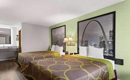 Super 8 by Wyndham Branson / Shepherd of the Hills Exwy