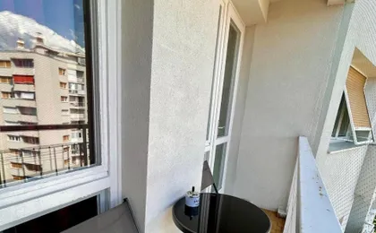 Bright And Charming Studio Apartment