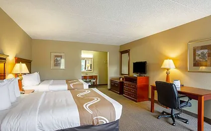 Quality Inn Hurricane Mills I-40