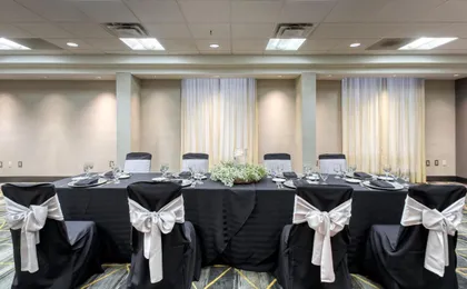 Holiday Inn & Suites Atlanta Airport-North