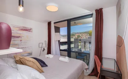 Sunny Lol Port Apartments in the City Centre