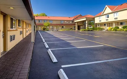 Skyview Motel