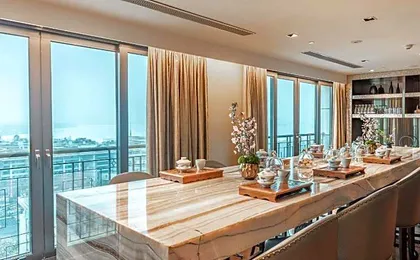 Midtown Shangri-La, Hangzhou, moments from West Lake