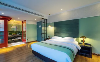 Zheda Yuanzheng Lanshe Hotel