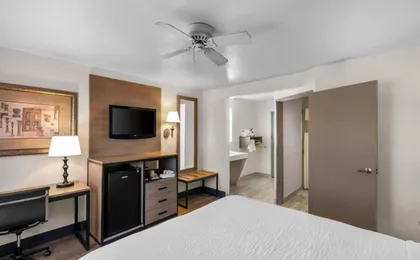 Baymont by Wyndham Arlington at Six Flags Dr