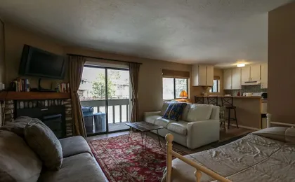 La Vista Blanc 61 Cozy Studio in Central Location, Perfect Mountain Getaway by RedAwning