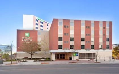 Holiday Inn Express & Suites Austin Downtown - University