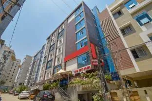 Hotel Raintr33