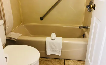 Dynasty Suites Hotel Riverside