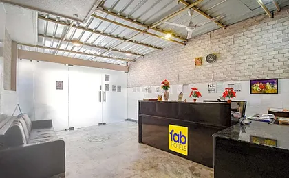 FabHotel Saltlake Regency - 1.4km from Anandlok Hospital