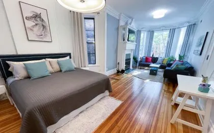 Perfect Wrigleyville Stay