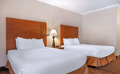 Best Western Club House Inn & Suites