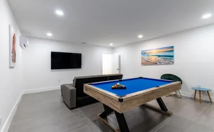 Cozy Villa Grill Mini Golf Pool