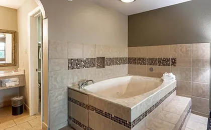 Super 8 by Wyndham Dallas East